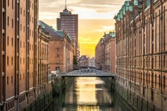 Behind the Scenes of America's Rapid Warehouse Construction Trends