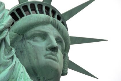 From Beachfront to Back Bay: Exploring American Island Properties