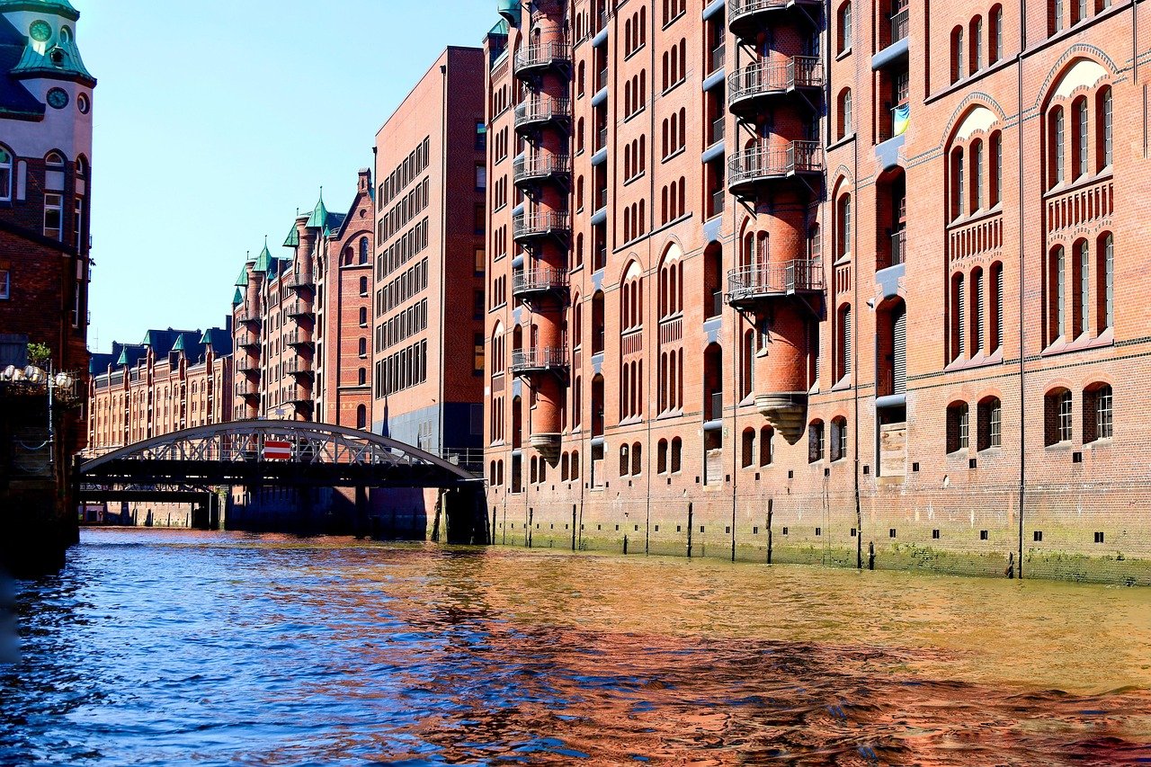 The Intersection of Technology and Warehousing: Future Trends