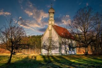 Listing Your Property: Choosing the Best Real Estate Agent