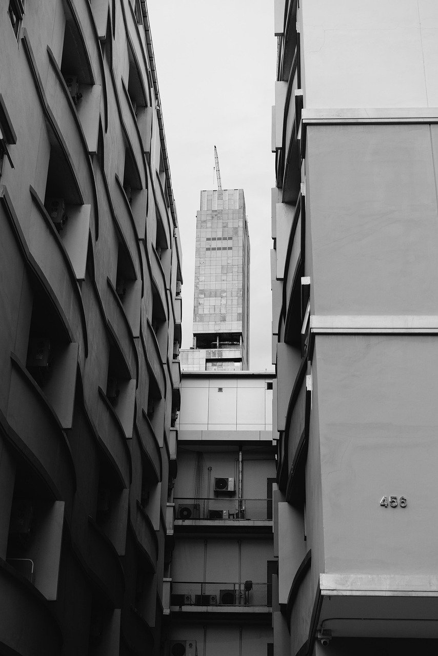 Navigating the Short-Term Rental Market in City Environments