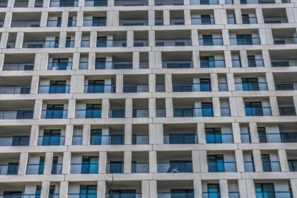 The Appeal of Historic Buildings: Preserving Character in City Living