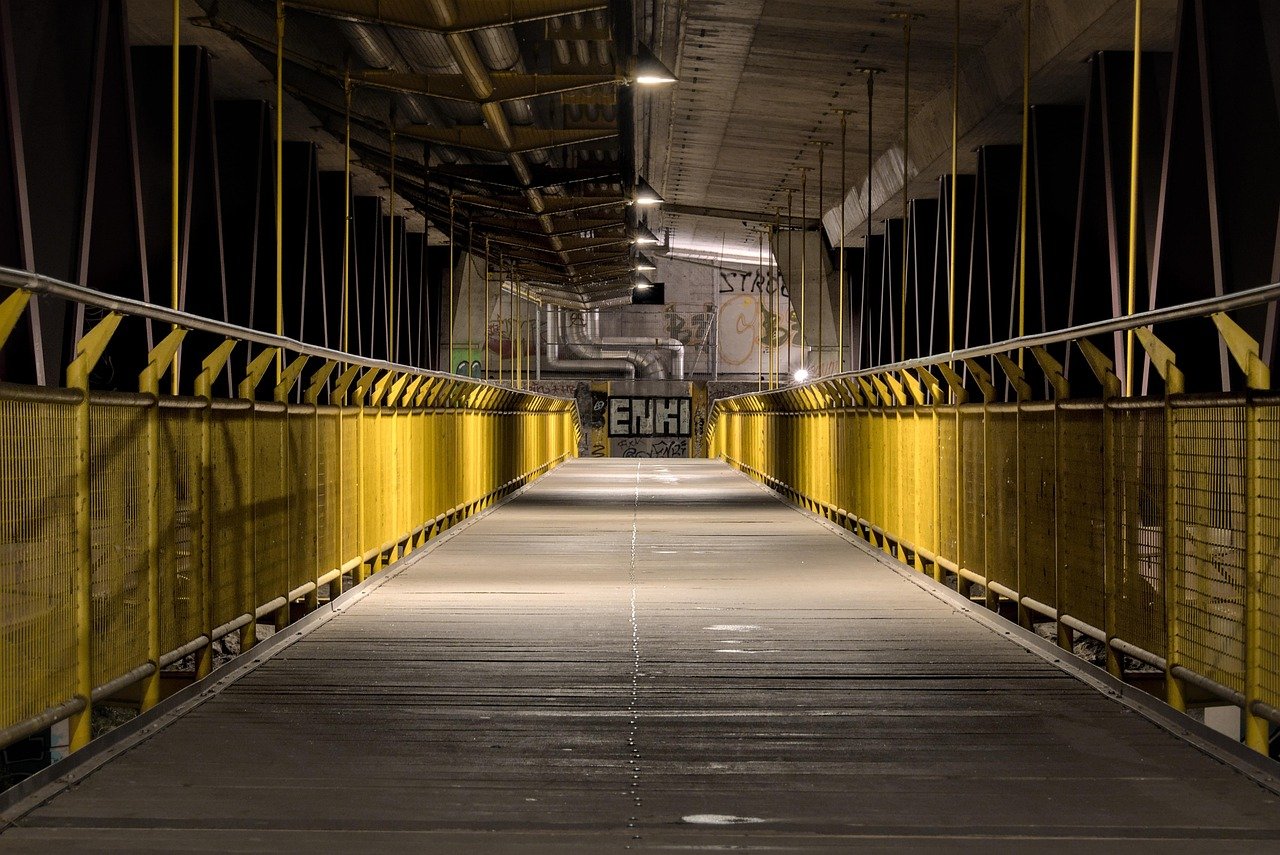 How E-Commerce is Driving Change in Logistics Automation