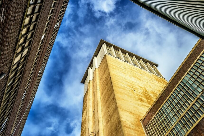 The Shift Towards Multi-Story Warehousing Solutions