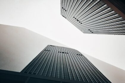 Analysis of Rent Prices: Urban vs. Suburban Living Trends