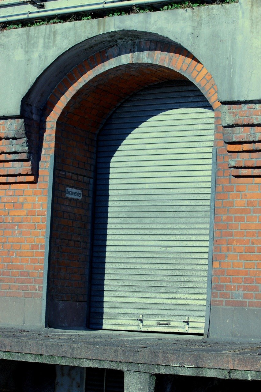 The Impact of E-commerce Growth on Warehouse Demand in America