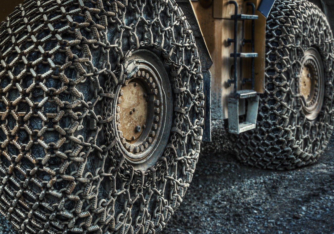 The Relationship Between Supply Chain Challenges and Warehouse Real Estate Prices