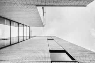 Office Space Redefined: Flexible Workspaces and Their Market Influence