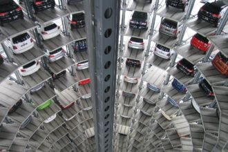 Investors Eye New Warehouse Facilities as E-Commerce Grows