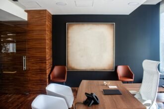 The Role of Technology in Modern Retail and Office Space Strategies