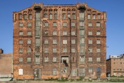 Innovations in Warehouse Design: Responding to Market Needs