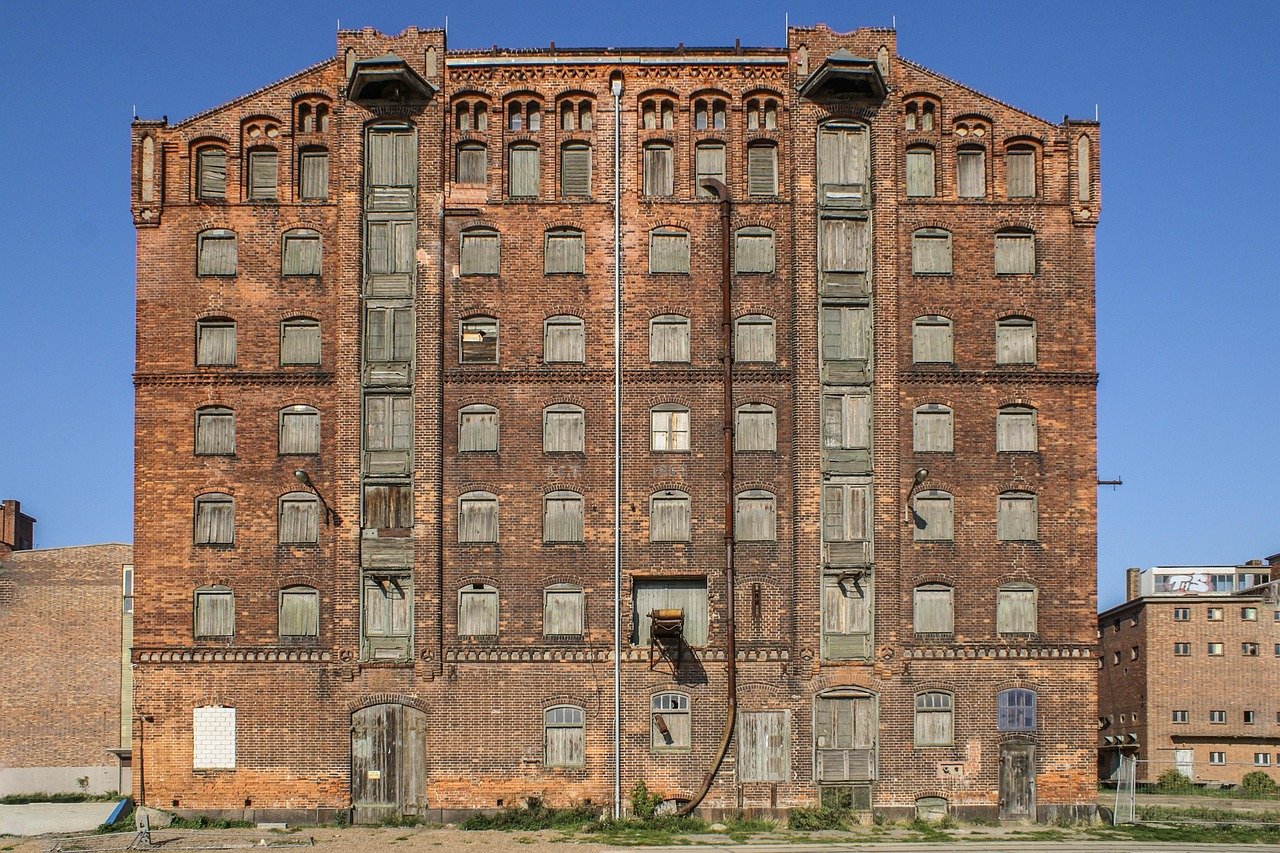 Innovations in Warehouse Design: Responding to Market Needs