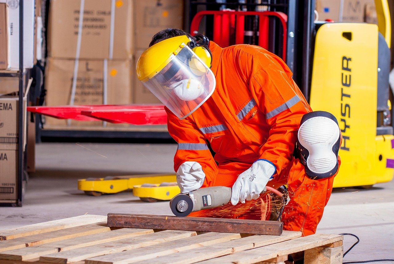 The Shift from Traditional to Tech-Driven Warehousing Solutions