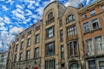 States Compete for New Warehouse Development Projects