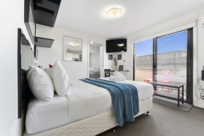 New York's Luxury Market Resilience: Trends and Noteworthy Properties