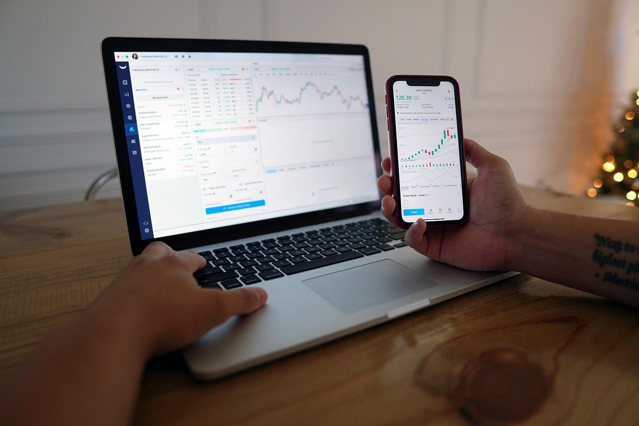 What to Expect from the 2023 Real Estate Forecast: Expert Insights