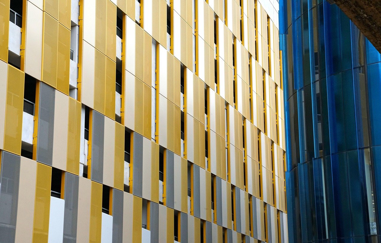 Real Estate Trends: Corporate Money Flowing into America’s Suburban Office Spaces