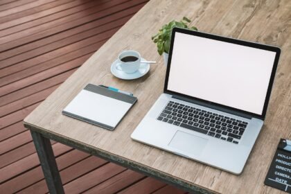 The Future of Co-Working Spaces: Adapting to Market Shifts and Hybrid Workforces