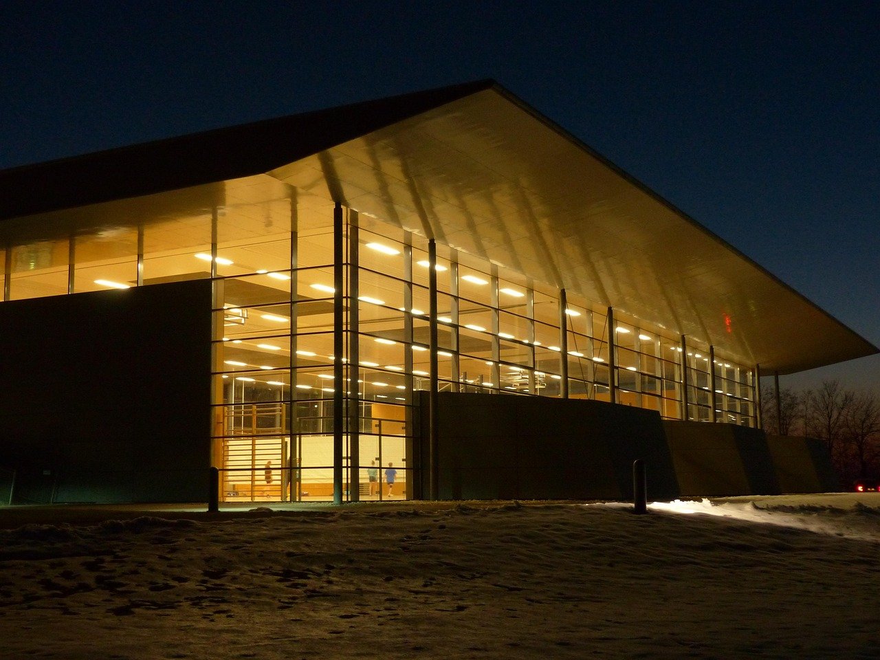 Exploring the Link Between Renewable Energy and Warehouse Development