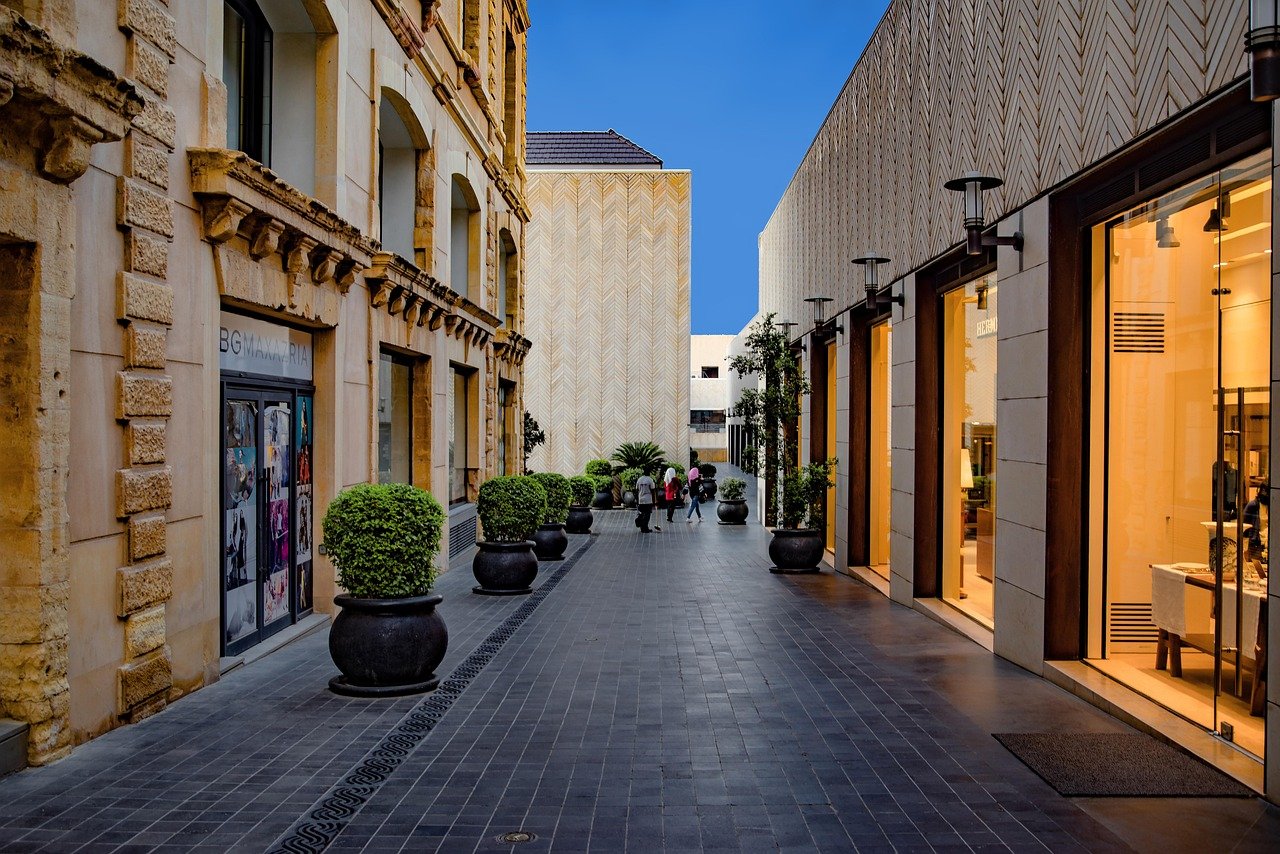 Urban vs. Suburban: Where Should Investors Focus in Today's Commercial Property Landscape?