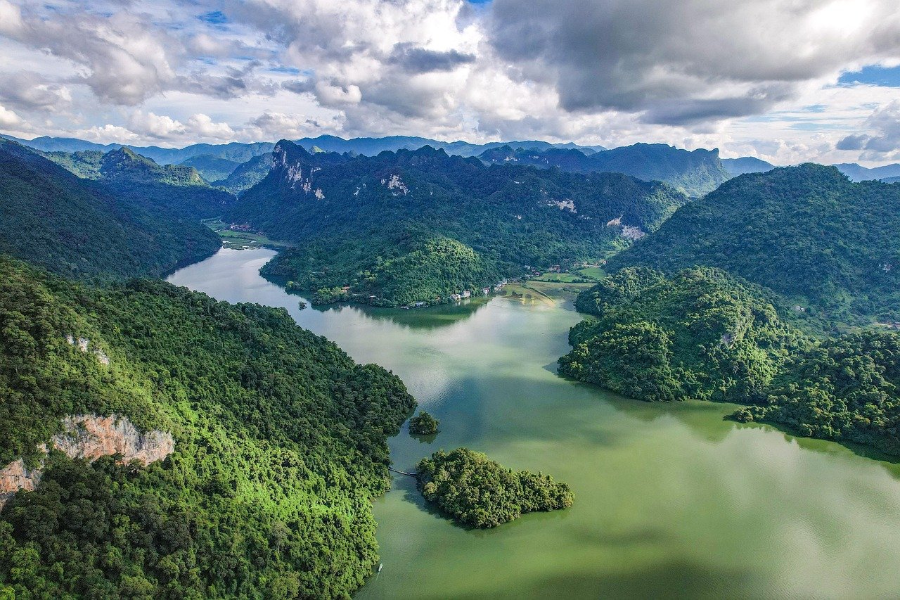 Real Estate Insights: Tracking Growth in American Island Developments