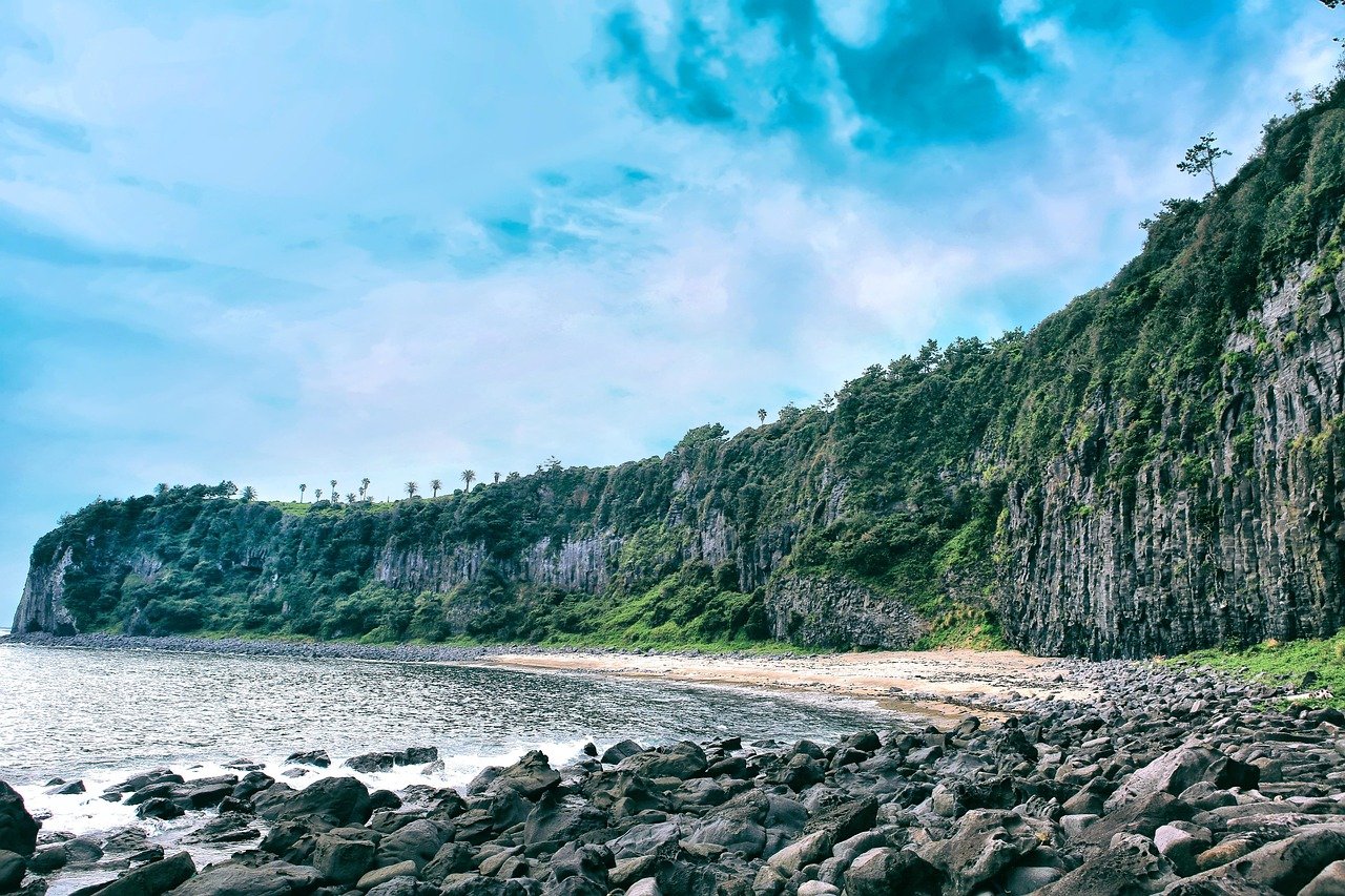 Breaking Ground: Eco-Conscious Island Properties Making Waves