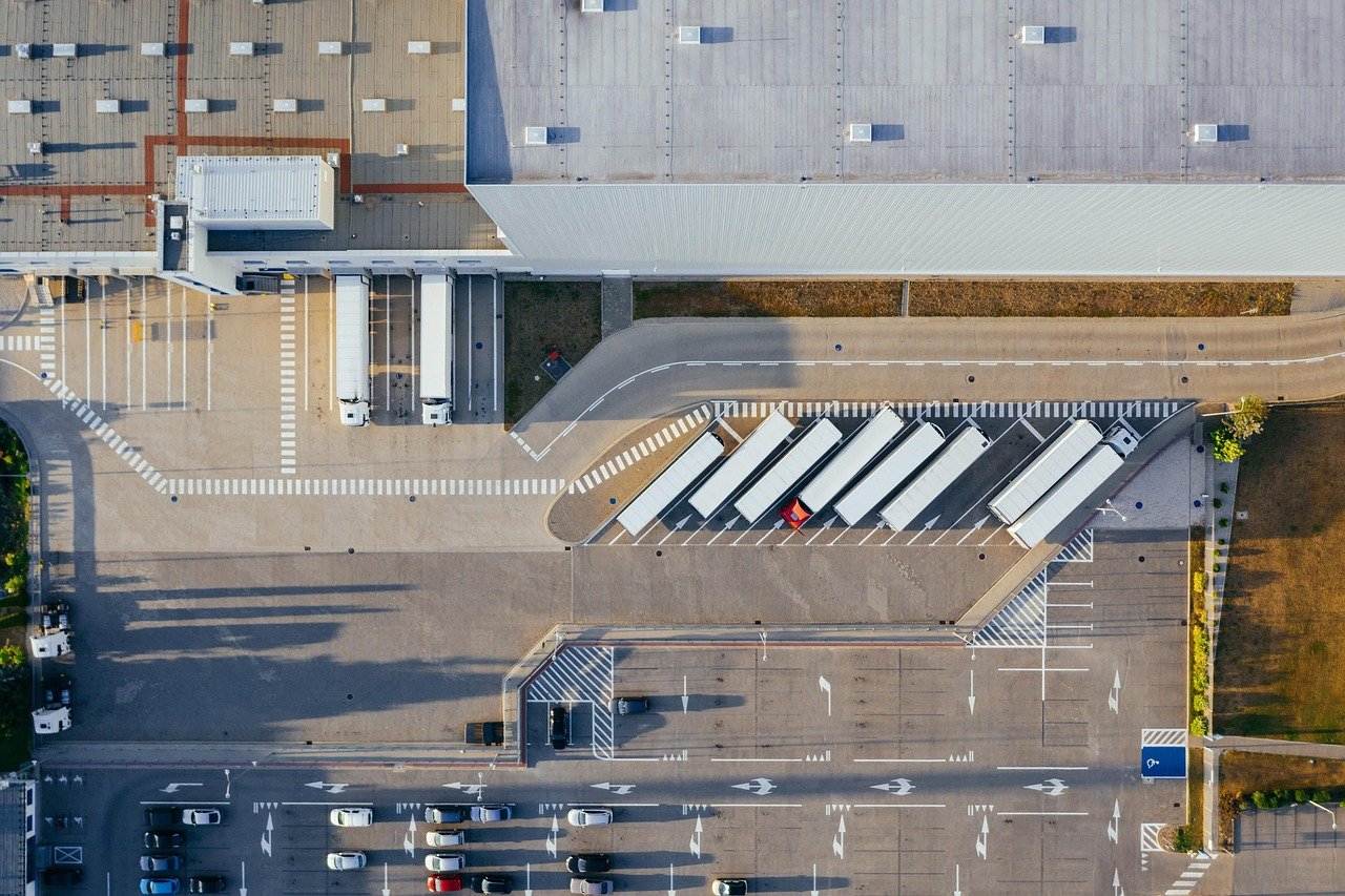 The Role of Technology in Transforming Warehouse Management
