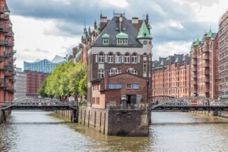 Market Demand Forecast: Evaluating the U.S. Warehouse Sector