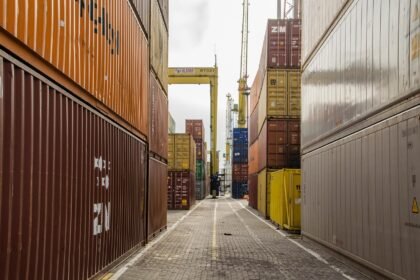 Rethinking Industrial Zones: The Role of Robotics in Logistics Real Estate