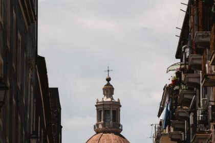 The Role of Local Governments in Promoting Sustainable Building Practices