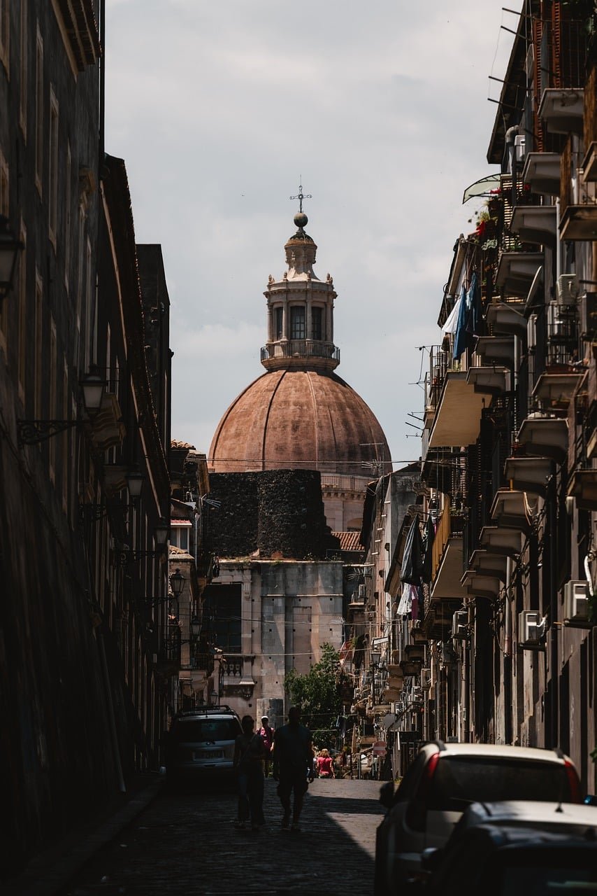 The Role of Local Governments in Promoting Sustainable Building Practices