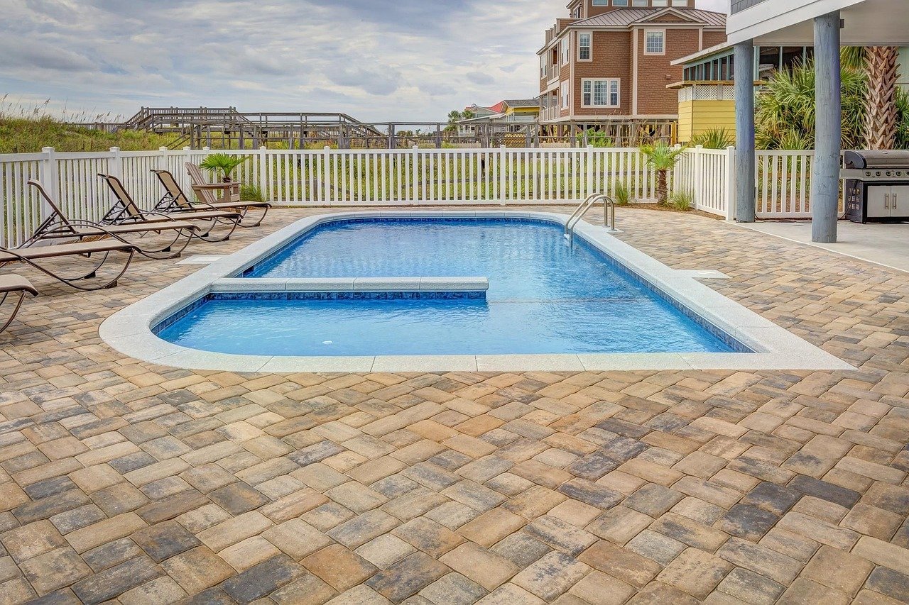 city versus suburban luxury: where to find your dream estate